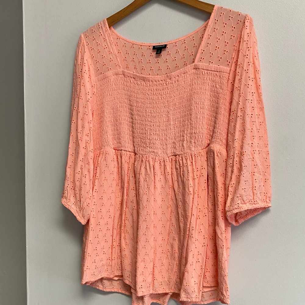 TORRID RUCHED EYELET TOP - 2X (2) - Picture 7 of 14